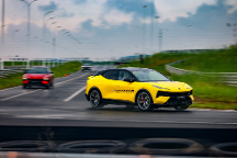 走進(jìn)路特斯全球智能工廠，探尋首款純電超跑SUV Eletre的極致基因
